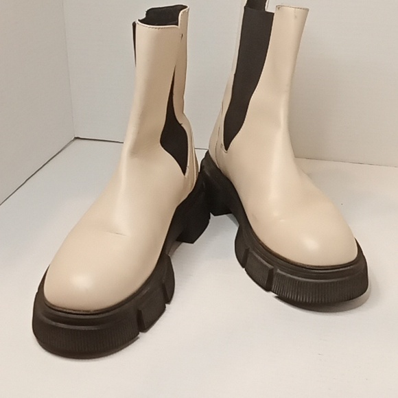 ZARA EUC Leather Heel Lug Sole Ankle Boots Combat Boots Sz 10 - Picture 8 of 9